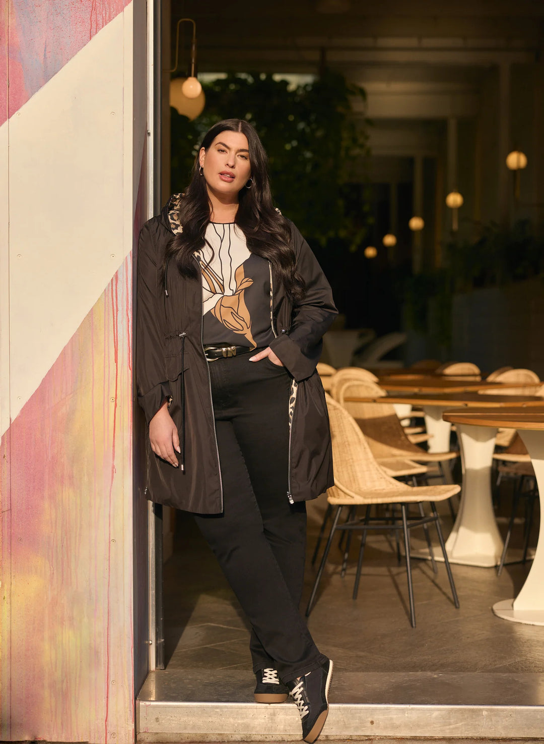 LAURA Straight Leg Jeans