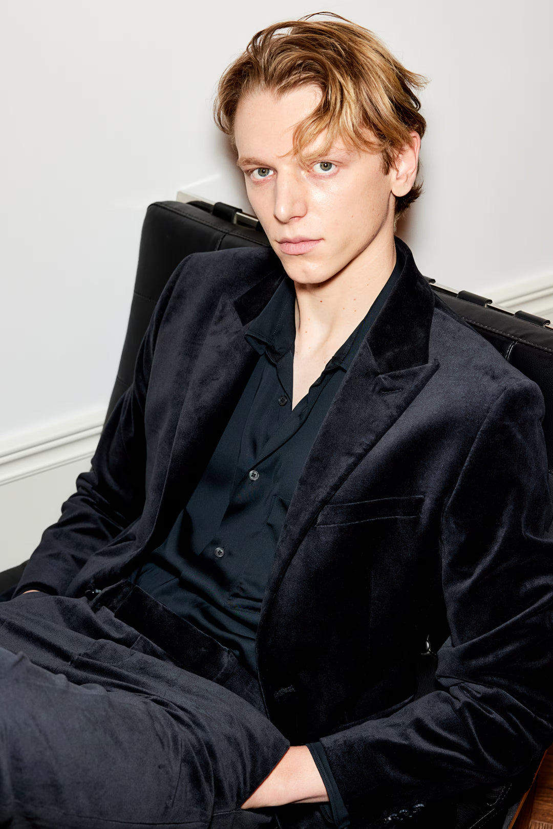 H&M Slim Fit Velvet Blazer