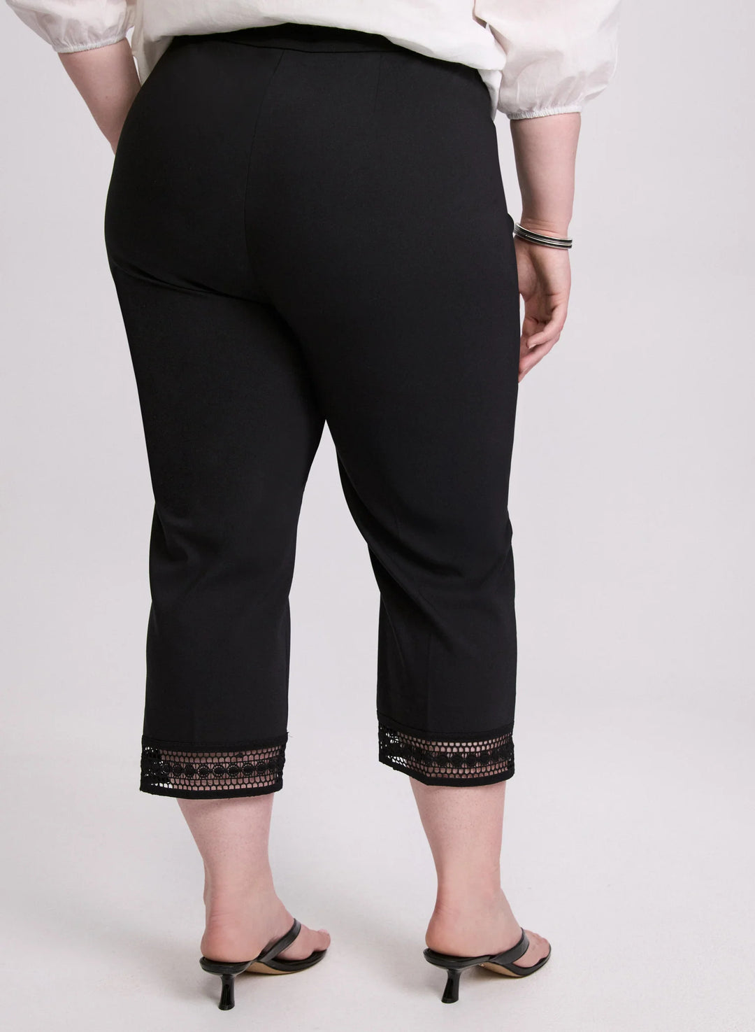 LAURA Lace Trim Capris