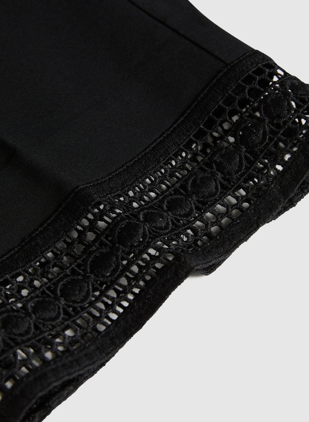 LAURA Lace Trim Capris