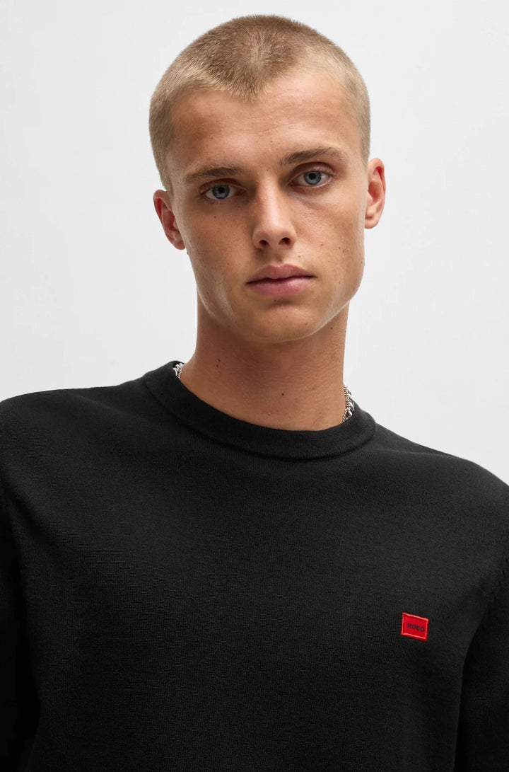 HUGO Knitted cotton sweater with red logo label