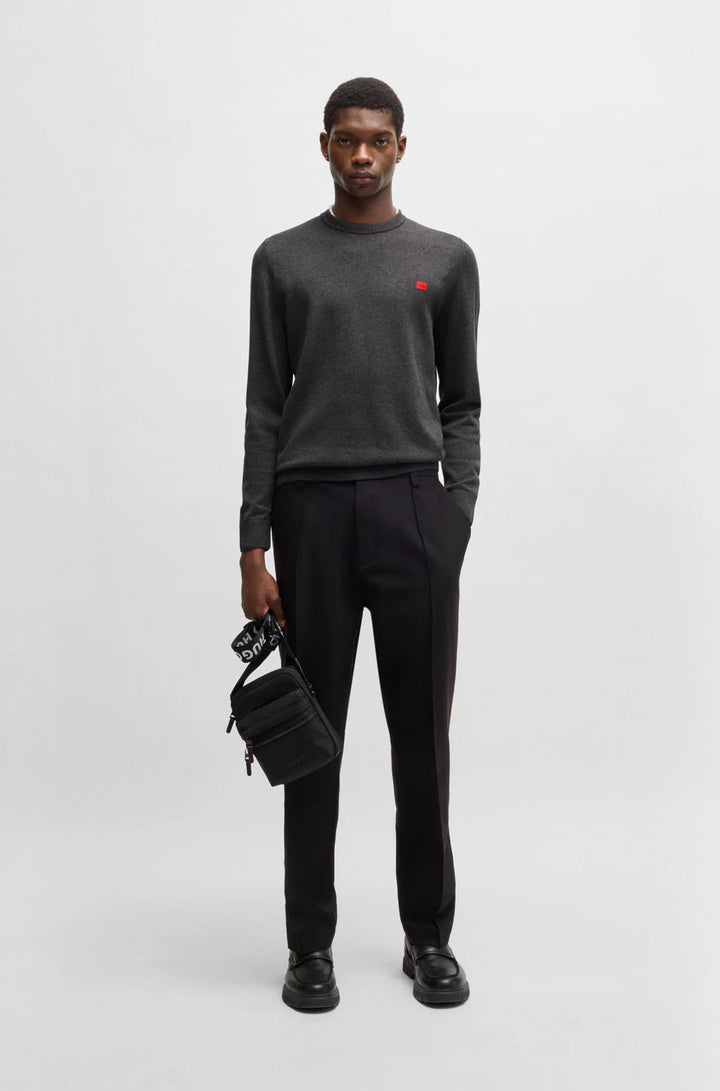 HUGO Knitted cotton sweater with red logo label