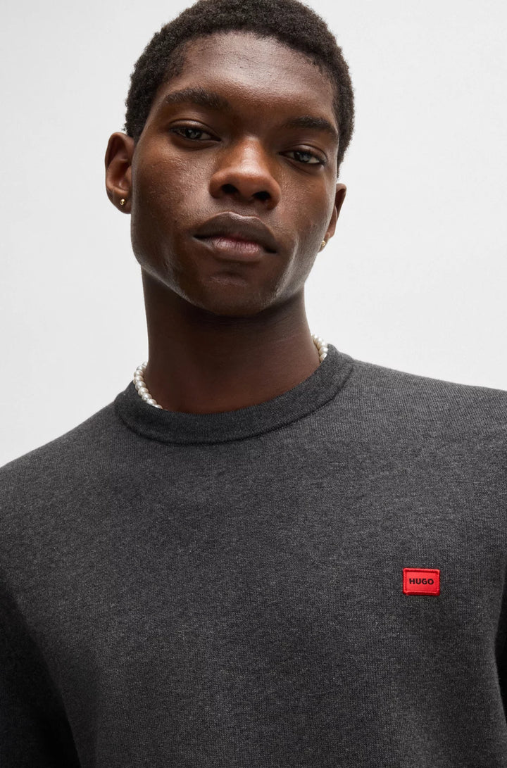 HUGO Knitted cotton sweater with red logo label