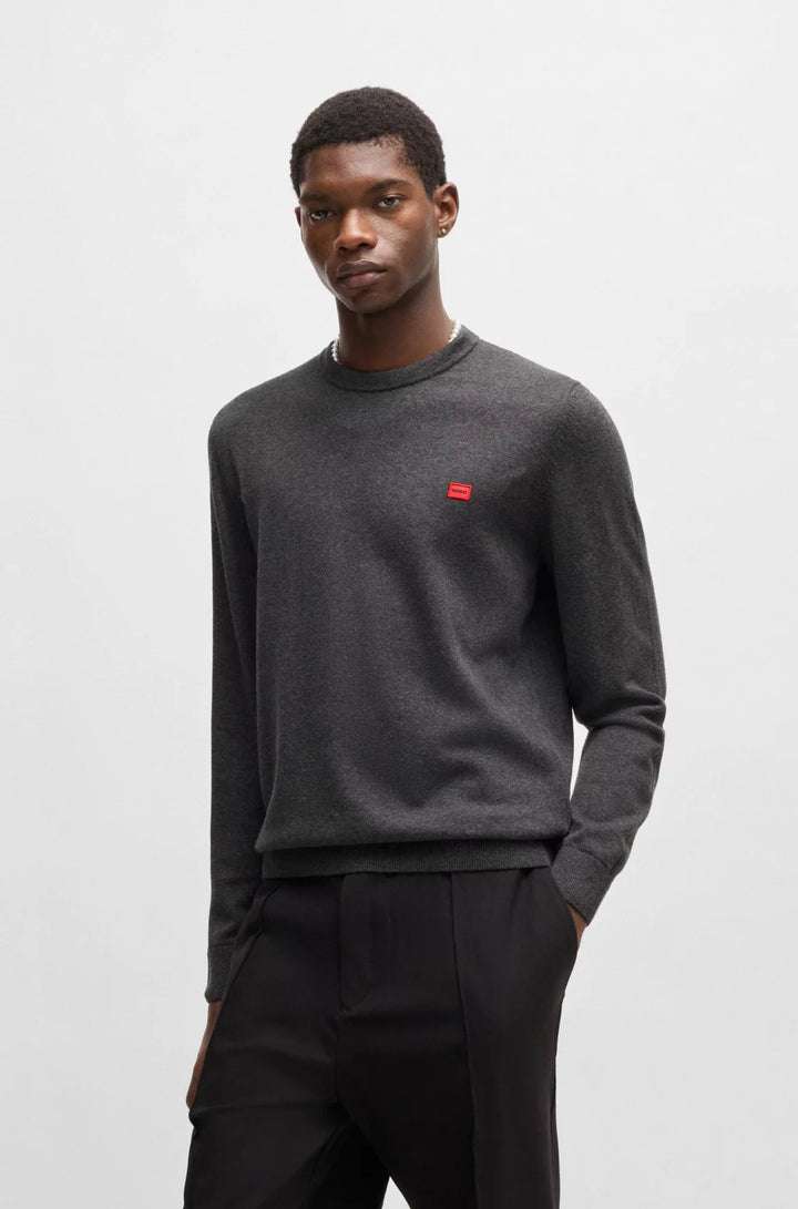 HUGO Knitted cotton sweater with red logo label