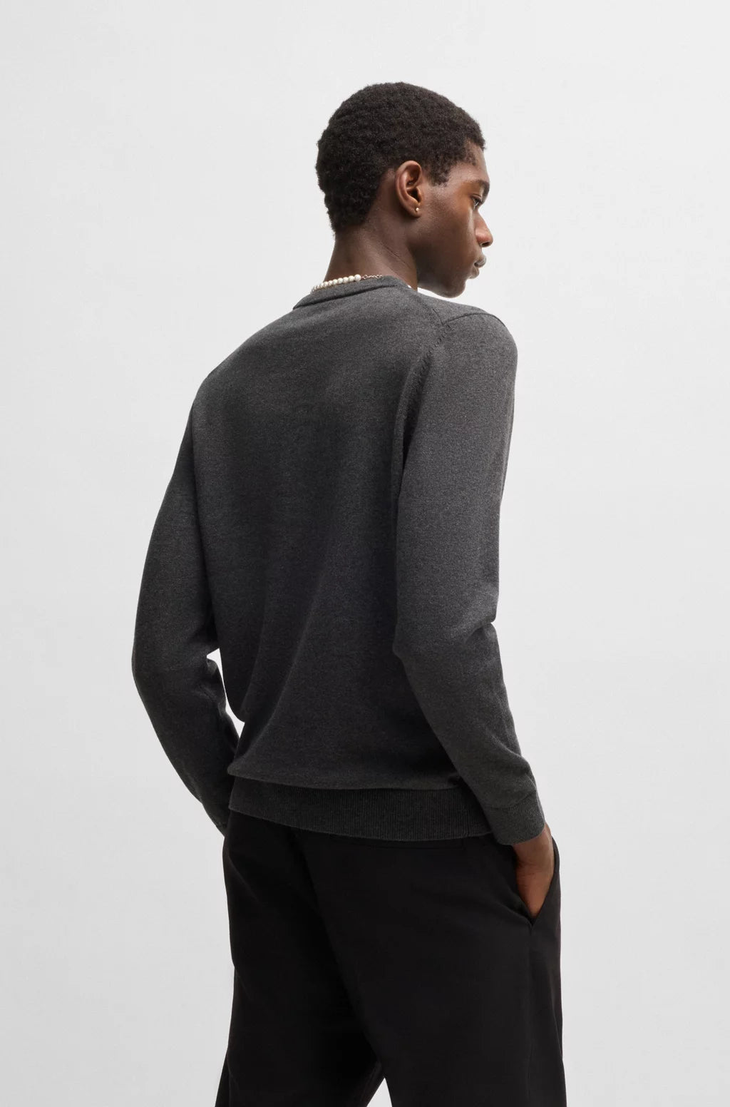 HUGO Knitted cotton sweater with red logo label
