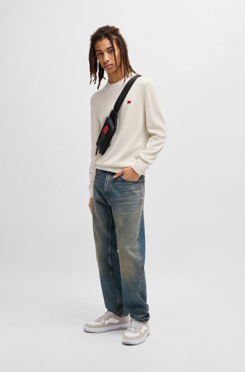 HUGO Knitted cotton sweater with red logo label