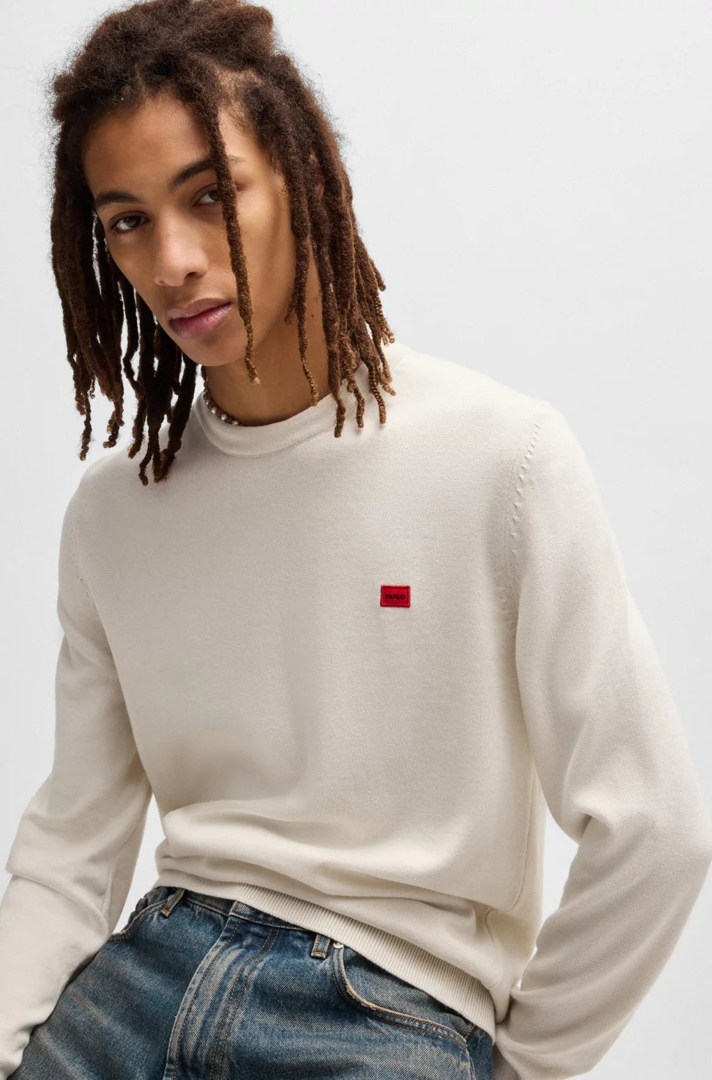 HUGO Knitted cotton sweater with red logo label