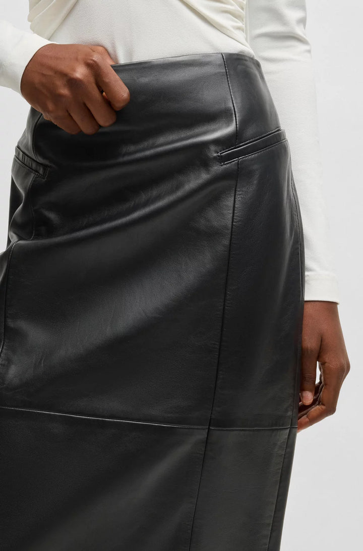 BOSS PENCIL SKIRT IN LUSTROUS LEATHER