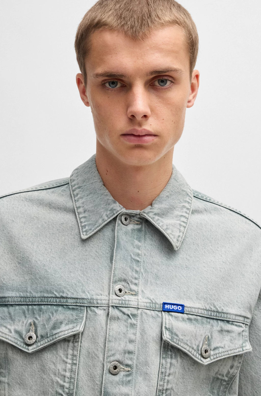 HUGO Regular-fit jacket in light-gray stonewashed denim