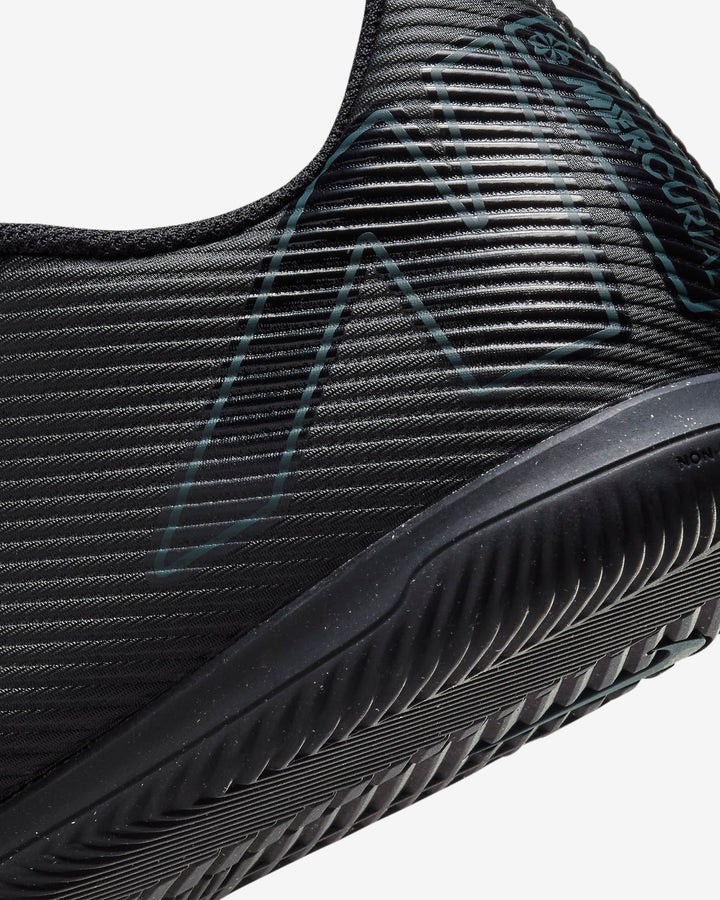 Nike Mercurial Vapor 16 Club Multi-Ground Low-Top Soccer Cleats