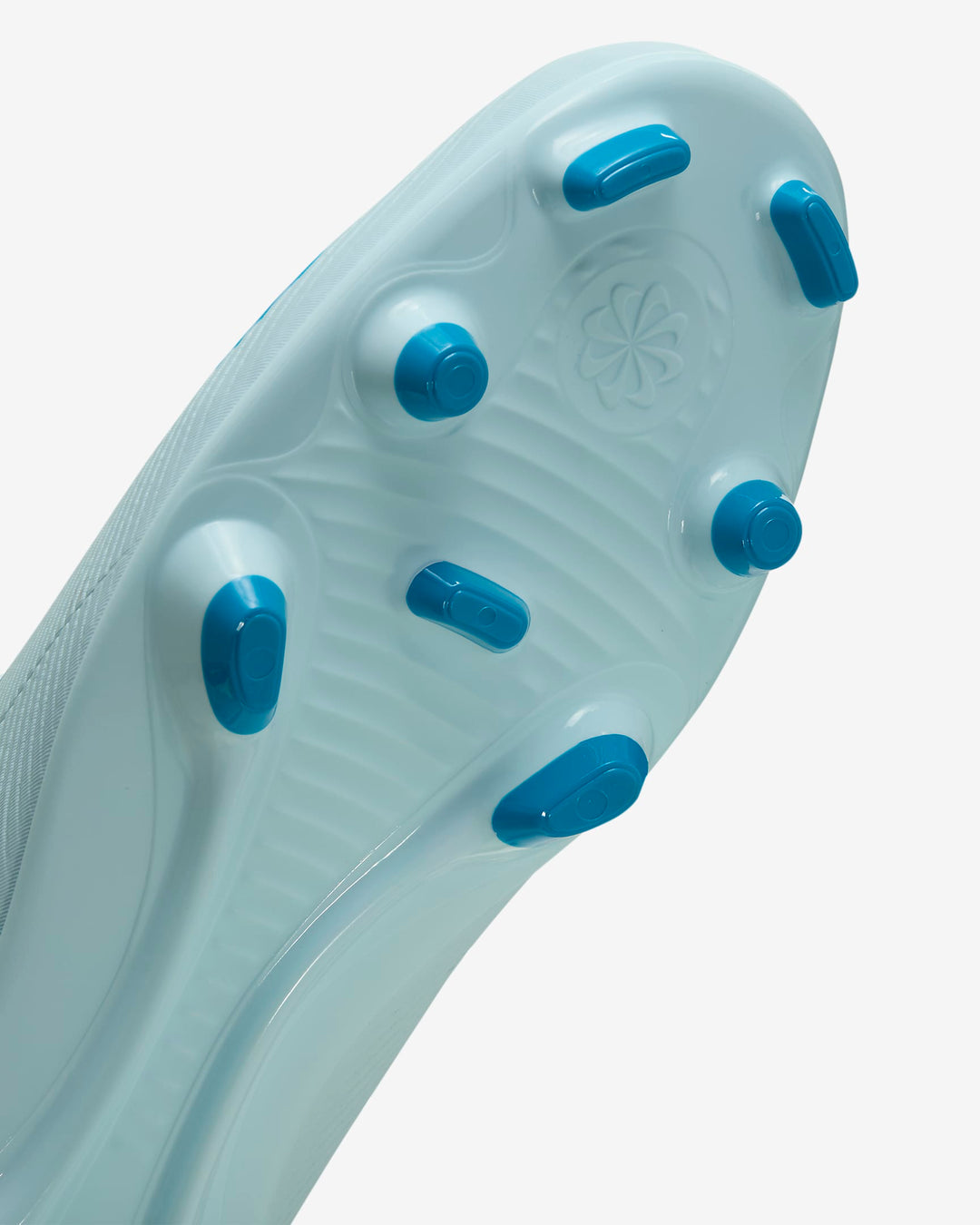 Nike Mercurial Vapor 16 Club Multi-Ground Low-Top Soccer Cleats