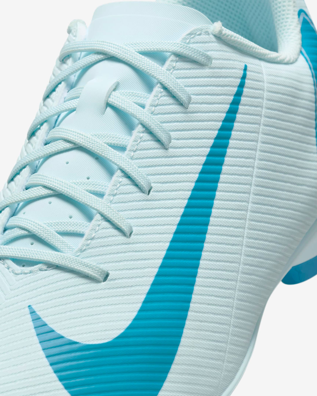 Nike Mercurial Vapor 16 Club Multi-Ground Low-Top Soccer Cleats