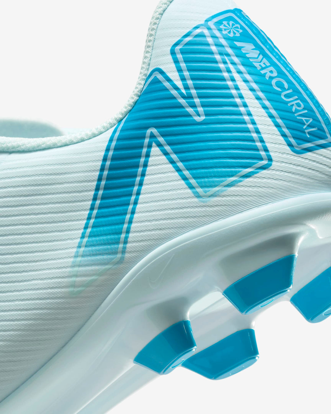 Nike Mercurial Vapor 16 Club Multi-Ground Low-Top Soccer Cleats