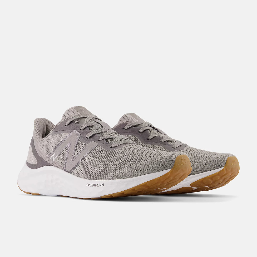 New Balance  608v5