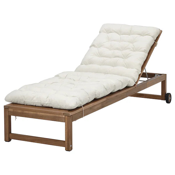 IKEA NÄMMARÖ Chaise, outdoor light brown stained/Kuddarna light grey-beige