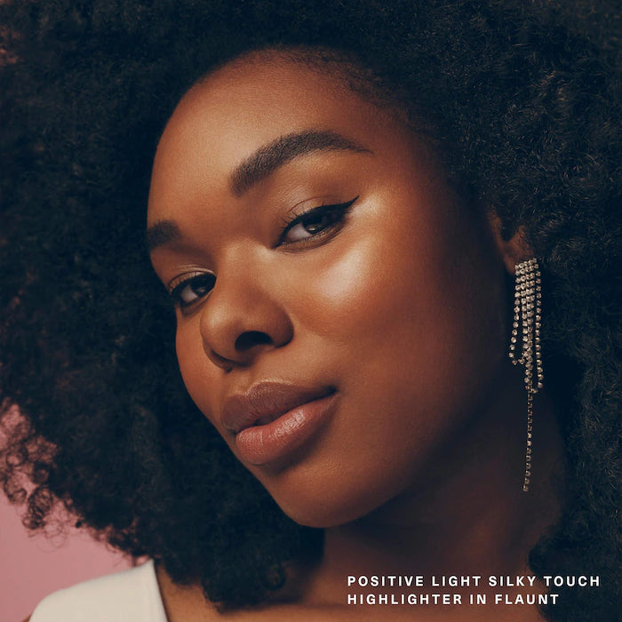 Rare Beauty by Selena Gomez  Positive Light Silky Touch Highlighter