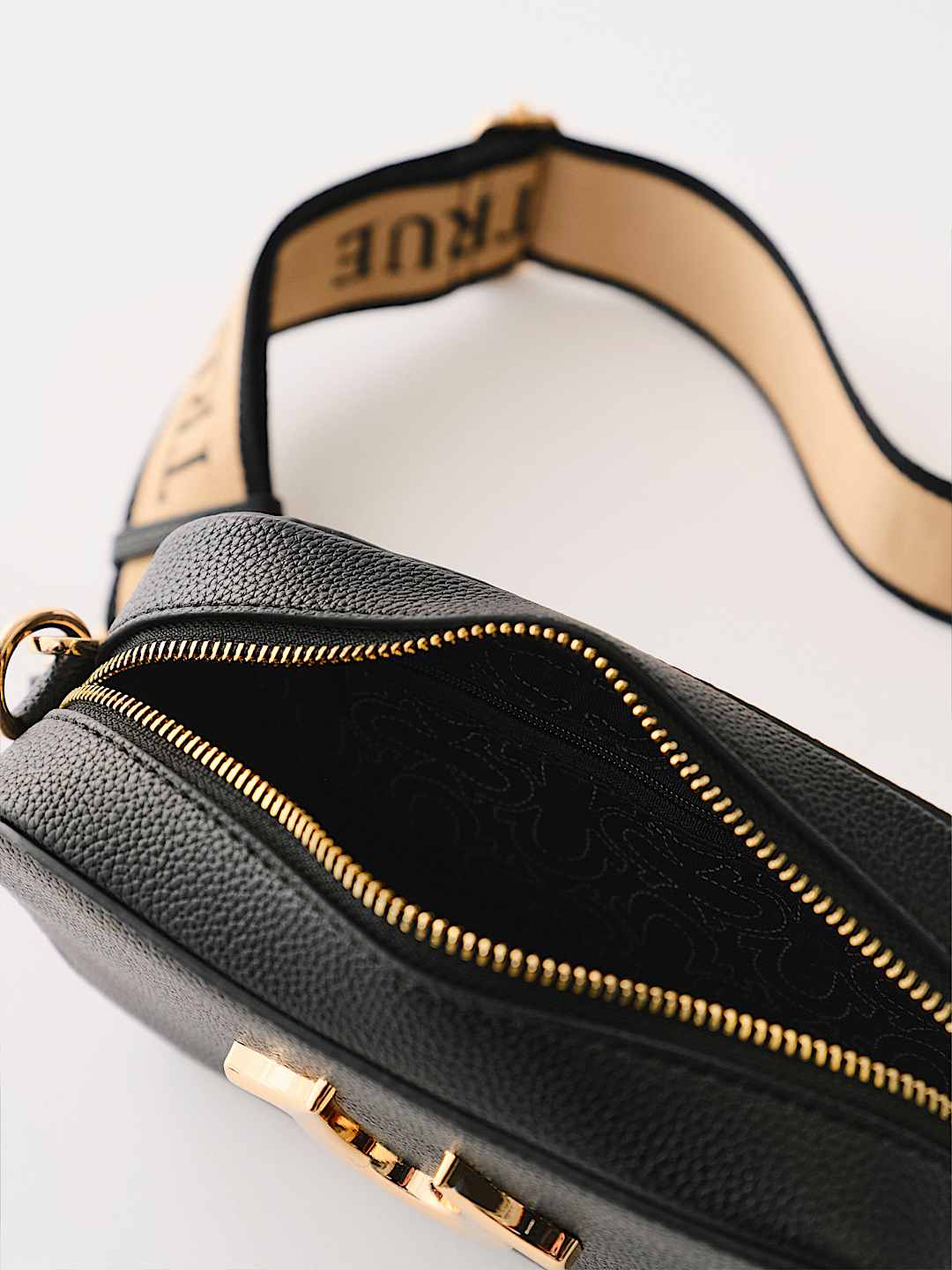TRUE RELIGION HORSESHOE CAMERA BAG